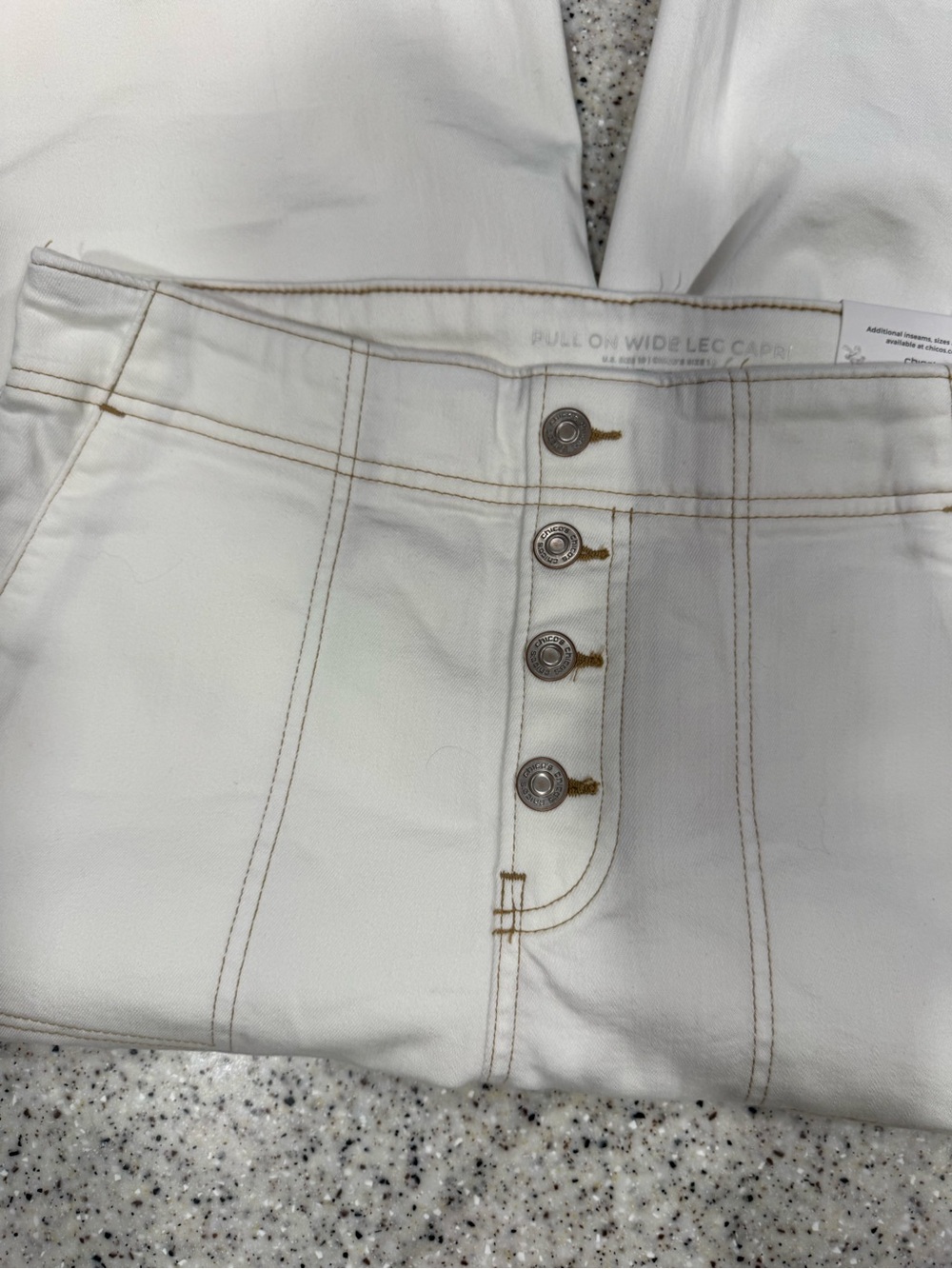 NWT! Chico's Cream High-Rise Faux Button-Front Pull On Capris Sz. 10(1.5) - Picture 6 of 6